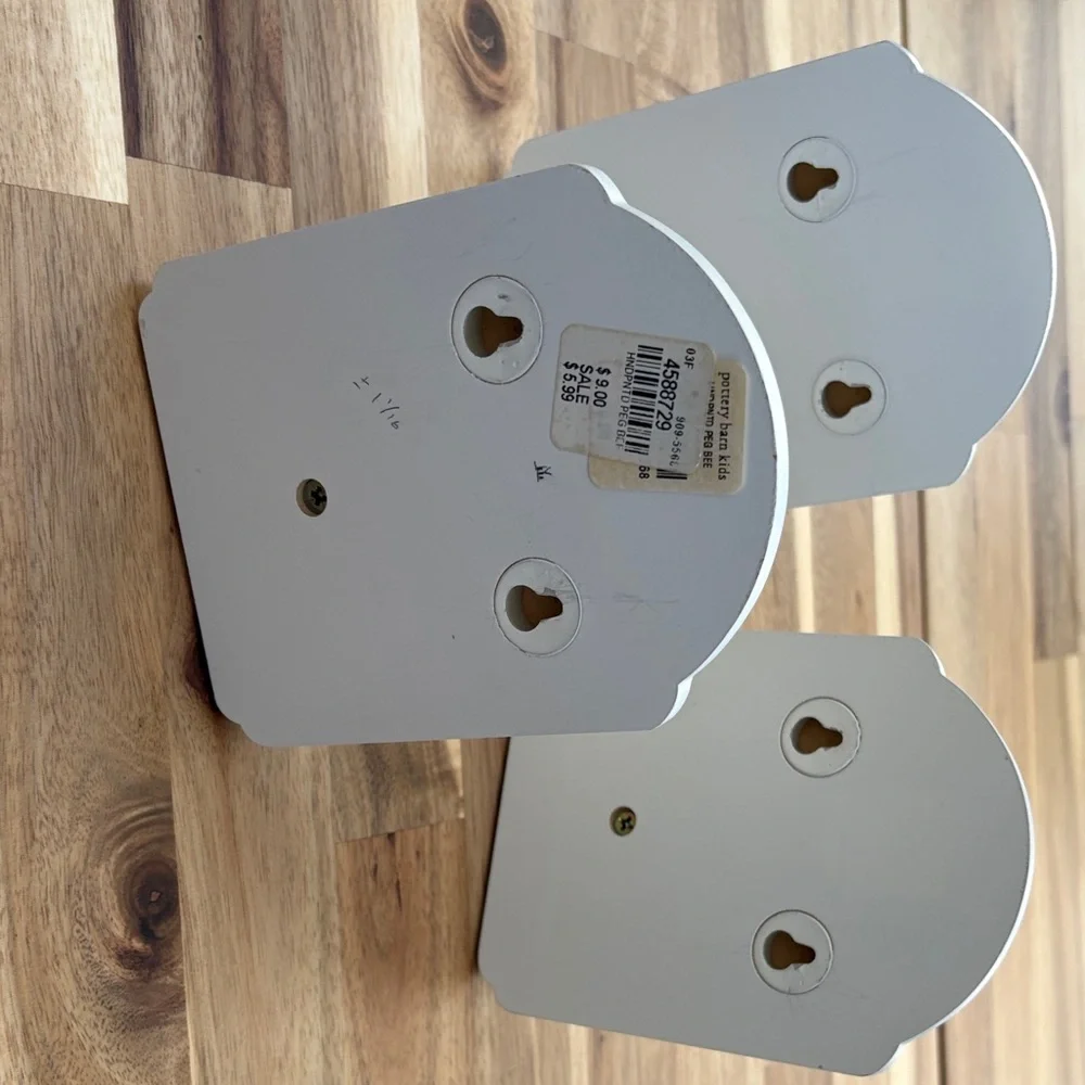 Pottery Barn Kids Bumblebee Wall Hooks - White and Yellow